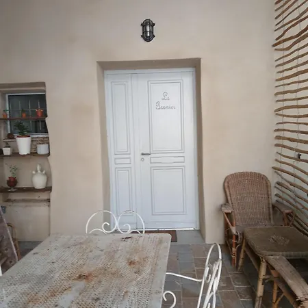 Demeure Des Trois Foudres Vendégház